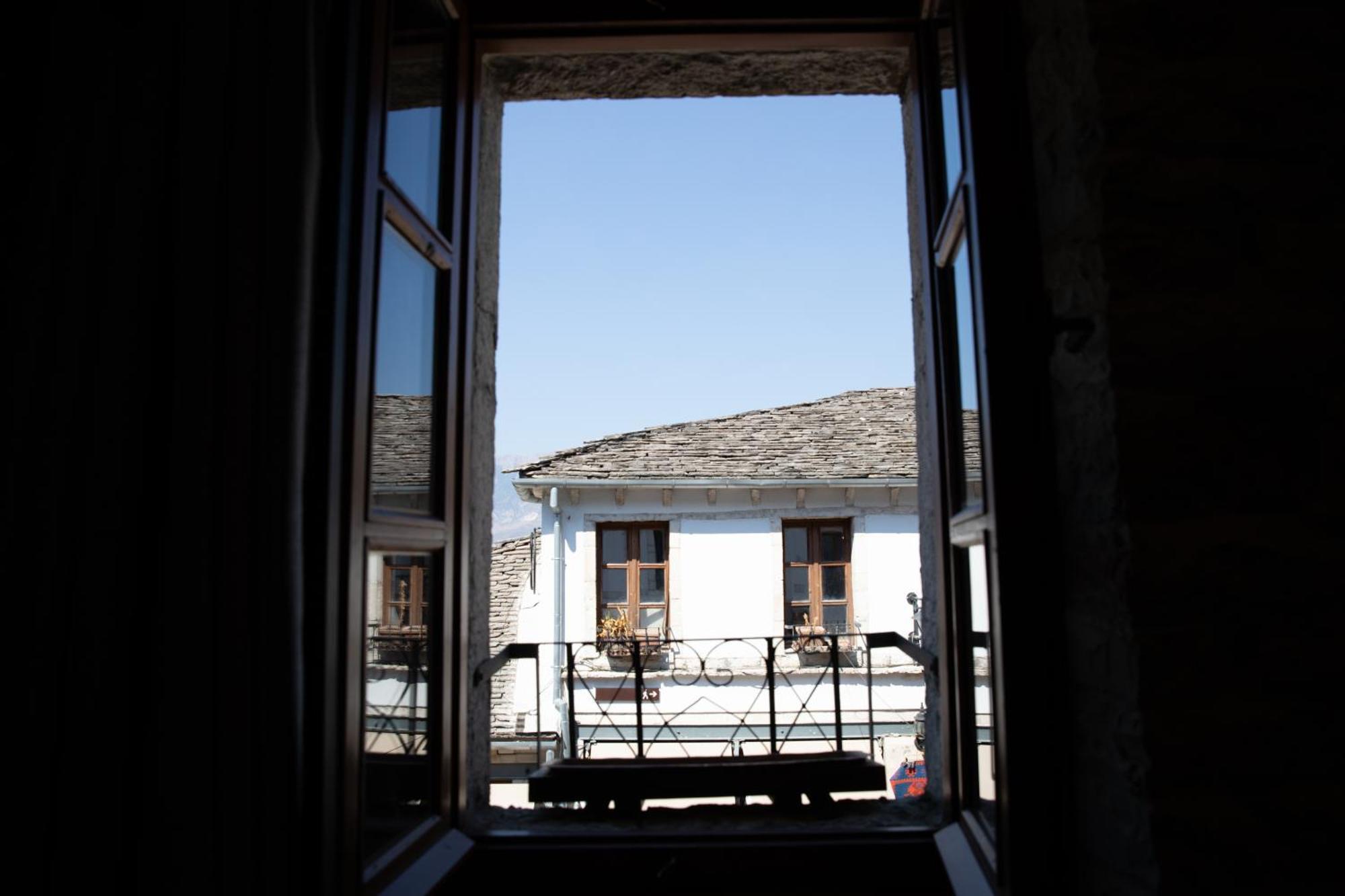 Furra Hotel Gjirokastër Exteriör bild