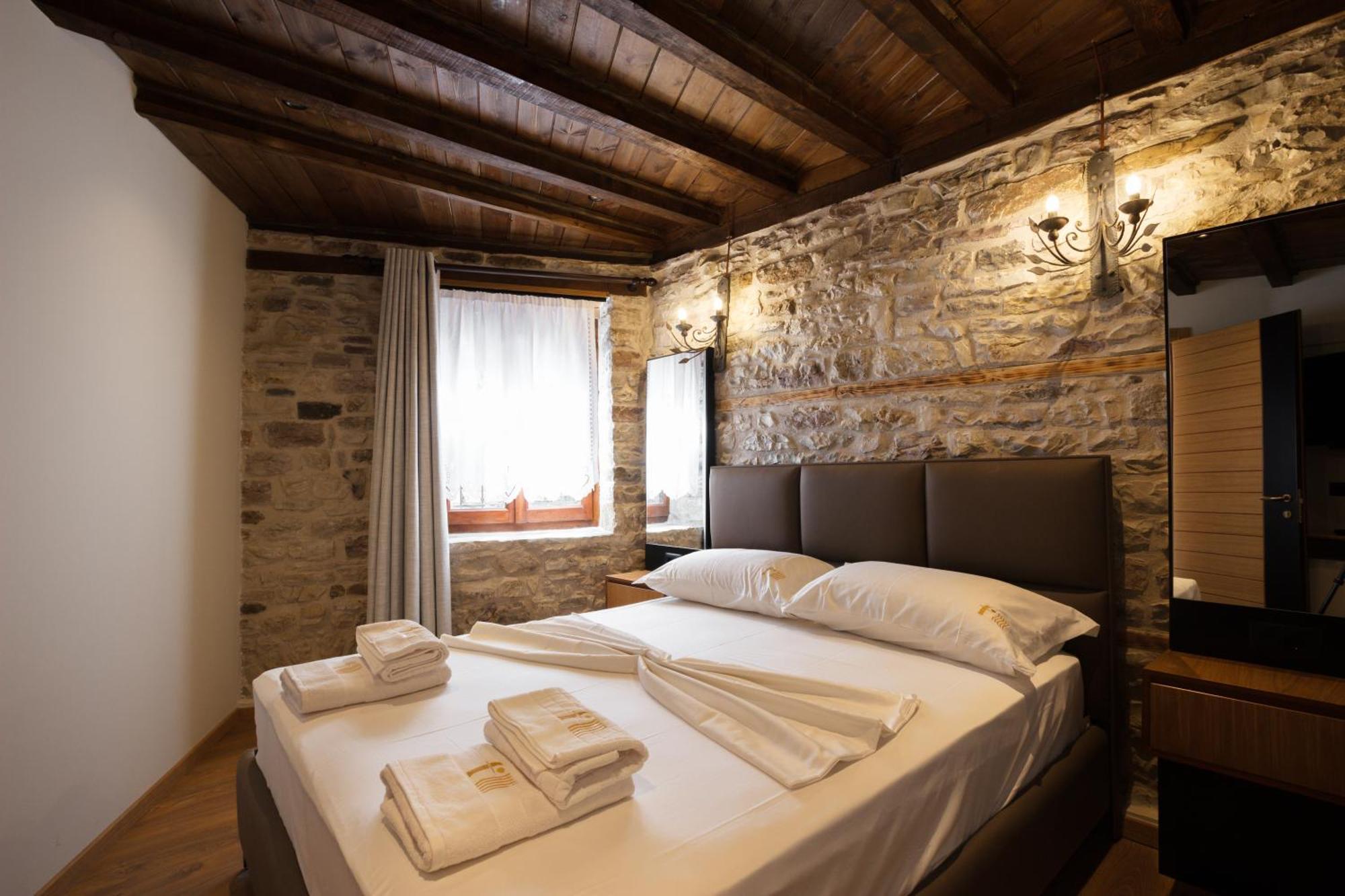 Furra Hotel Gjirokastër Exteriör bild