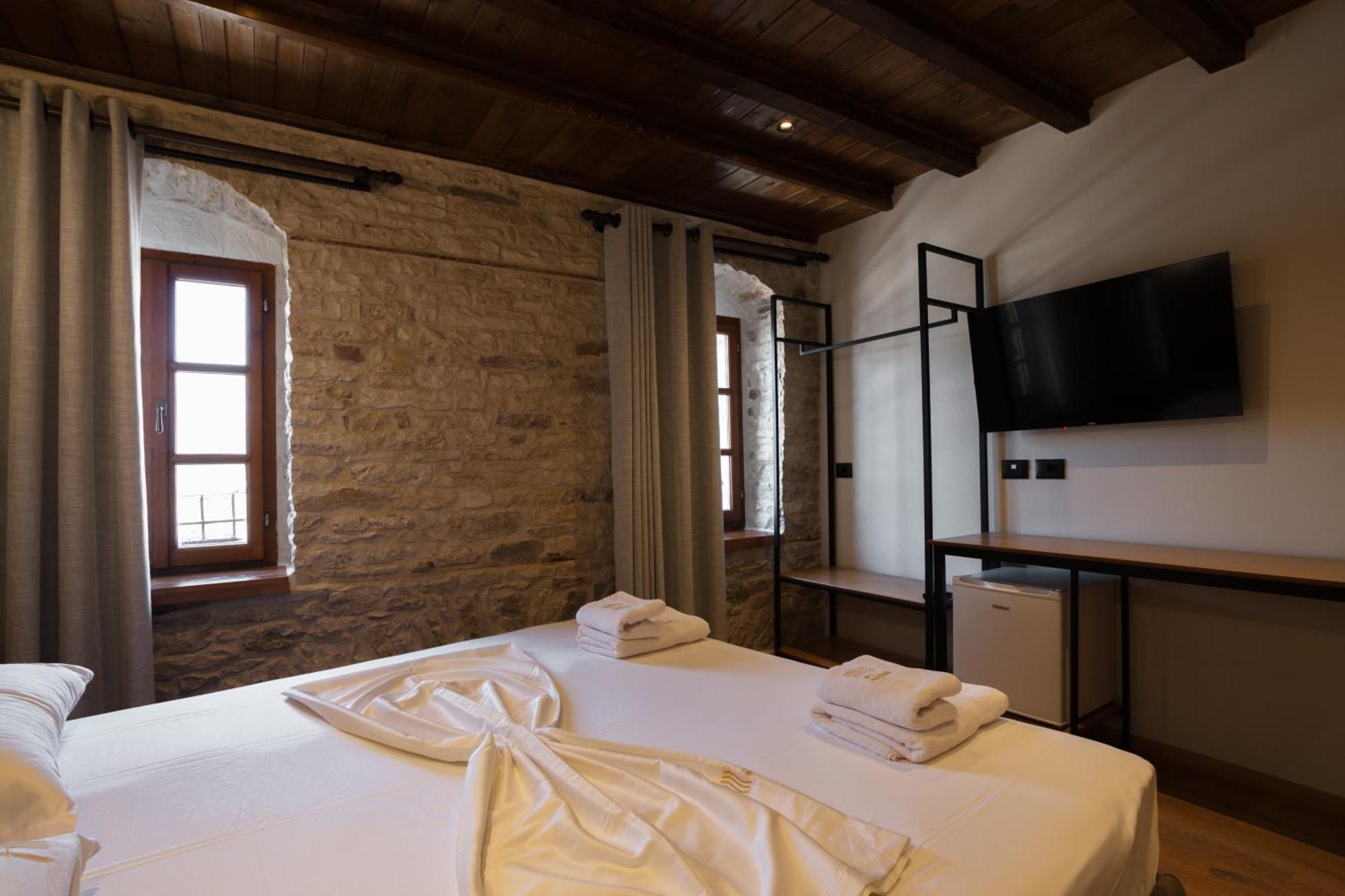 Furra Hotel Gjirokastër Exteriör bild