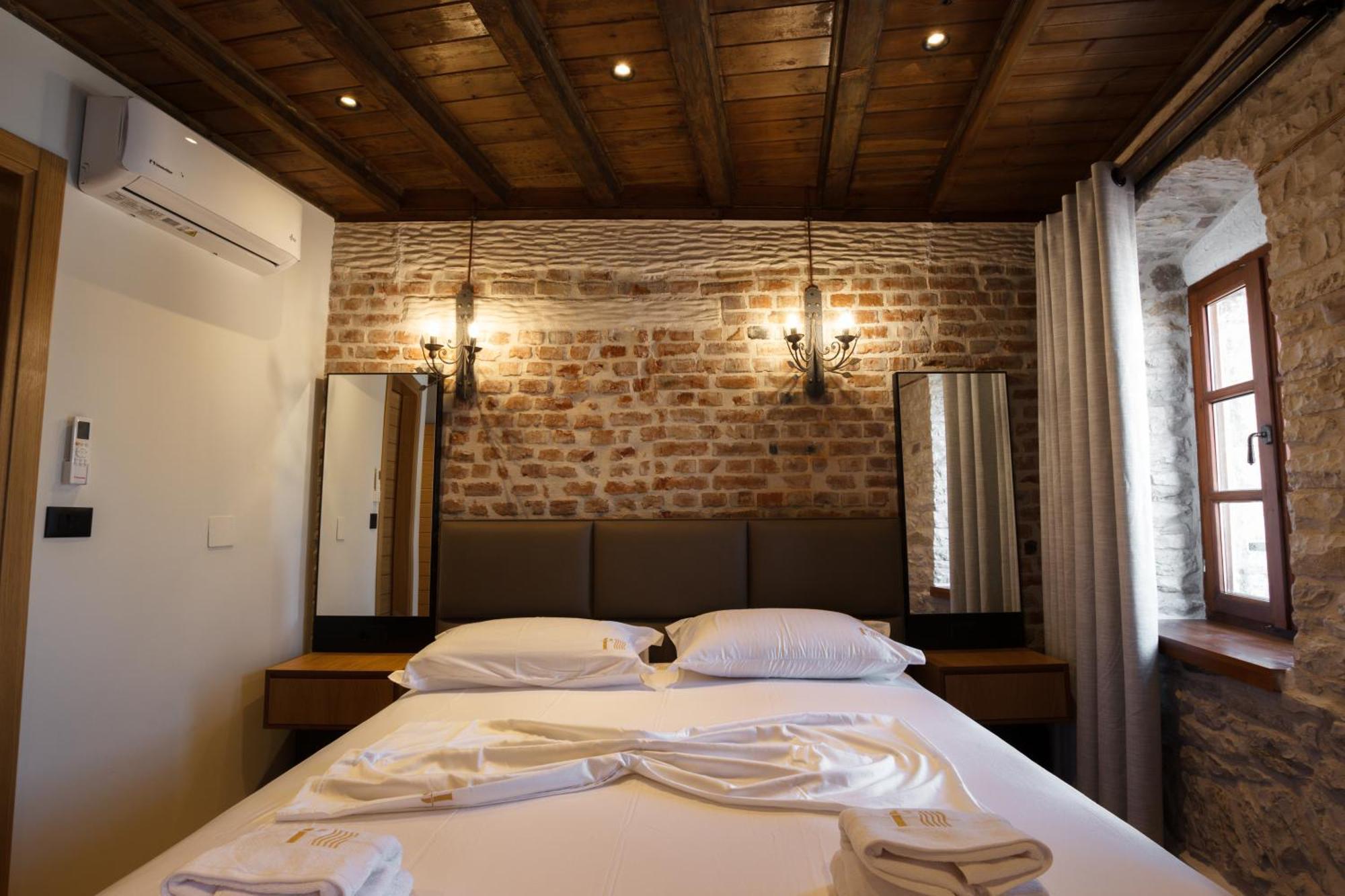 Furra Hotel Gjirokastër Exteriör bild
