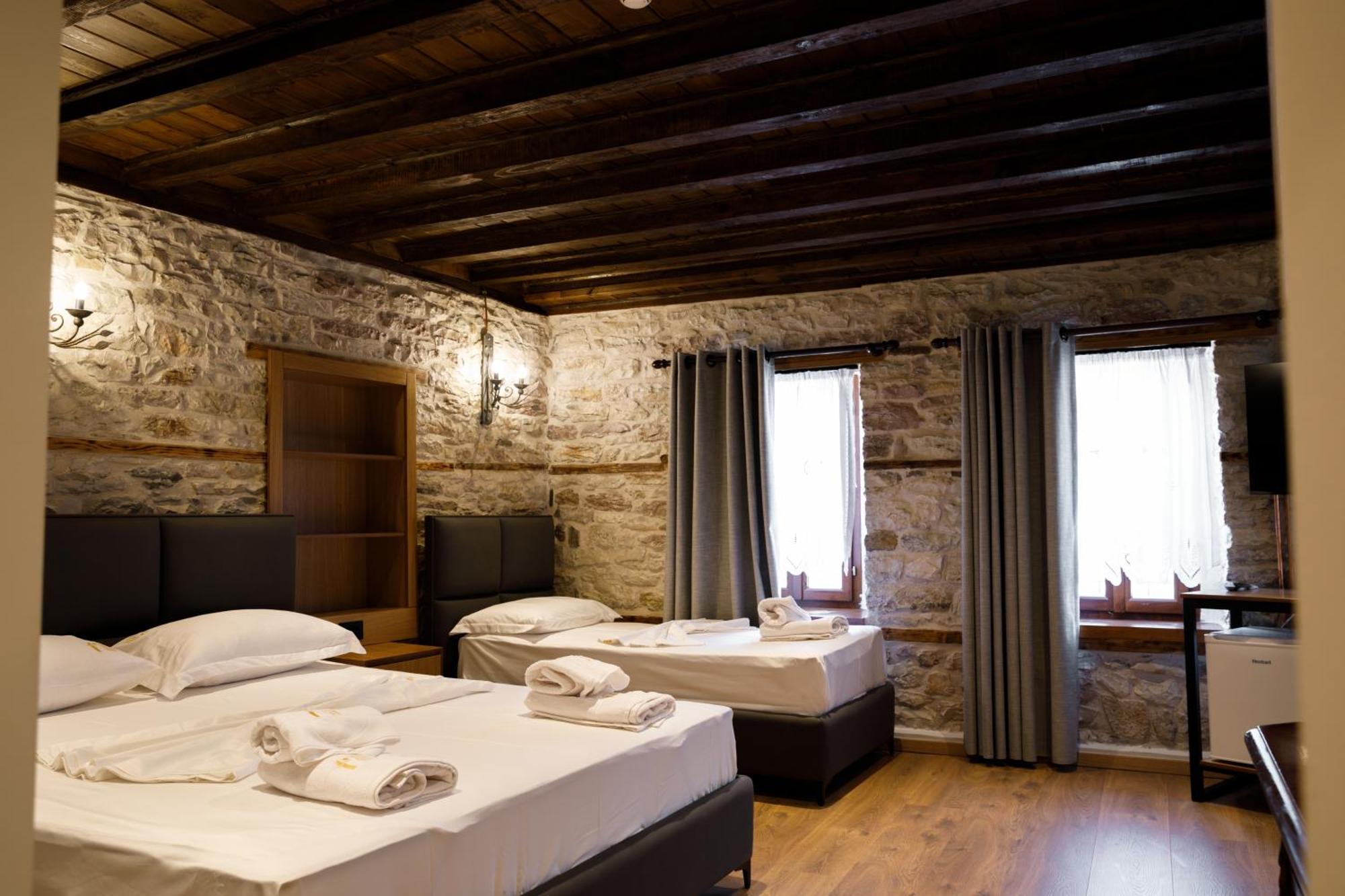 Furra Hotel Gjirokastër Exteriör bild