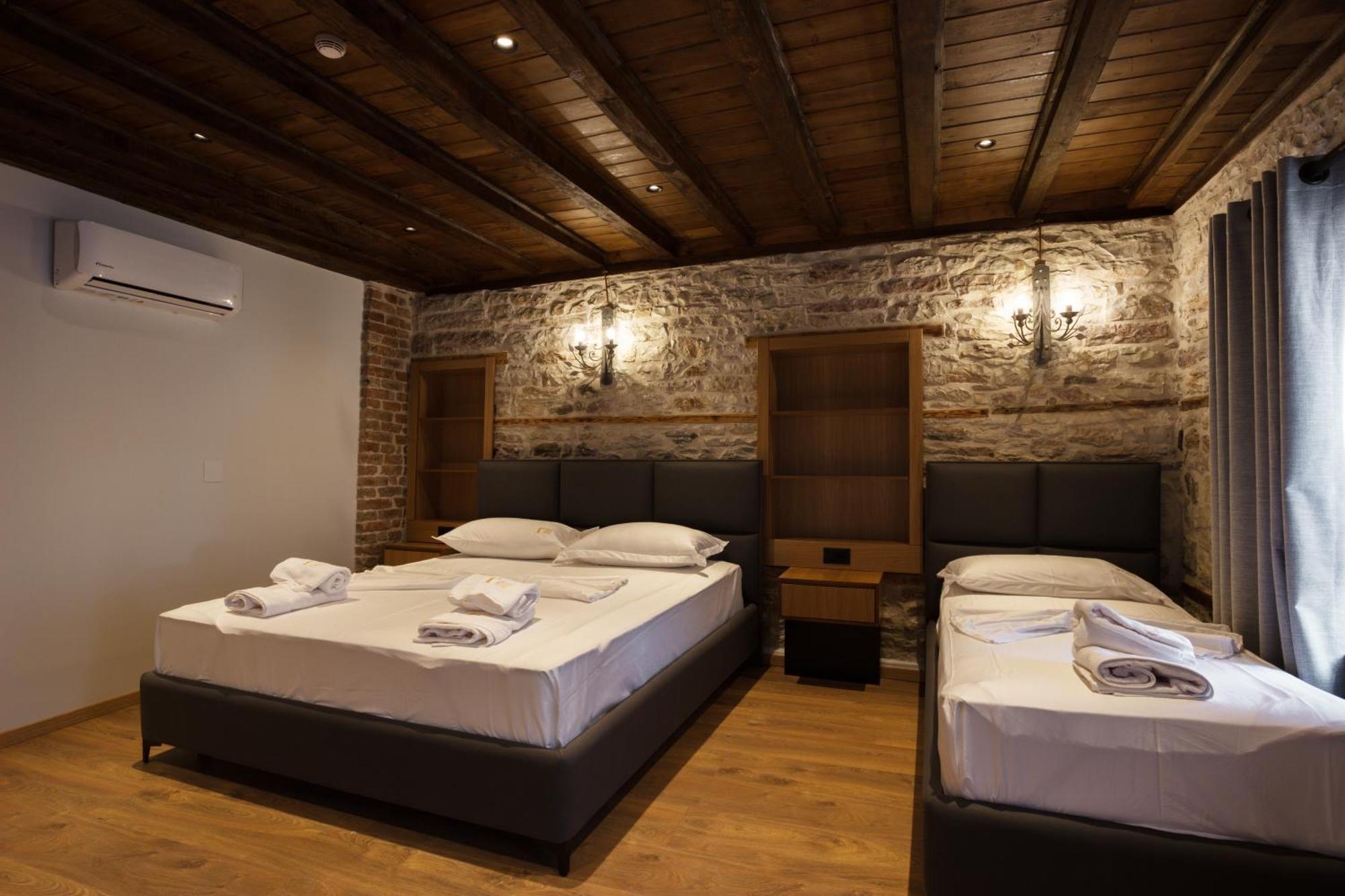 Furra Hotel Gjirokastër Exteriör bild