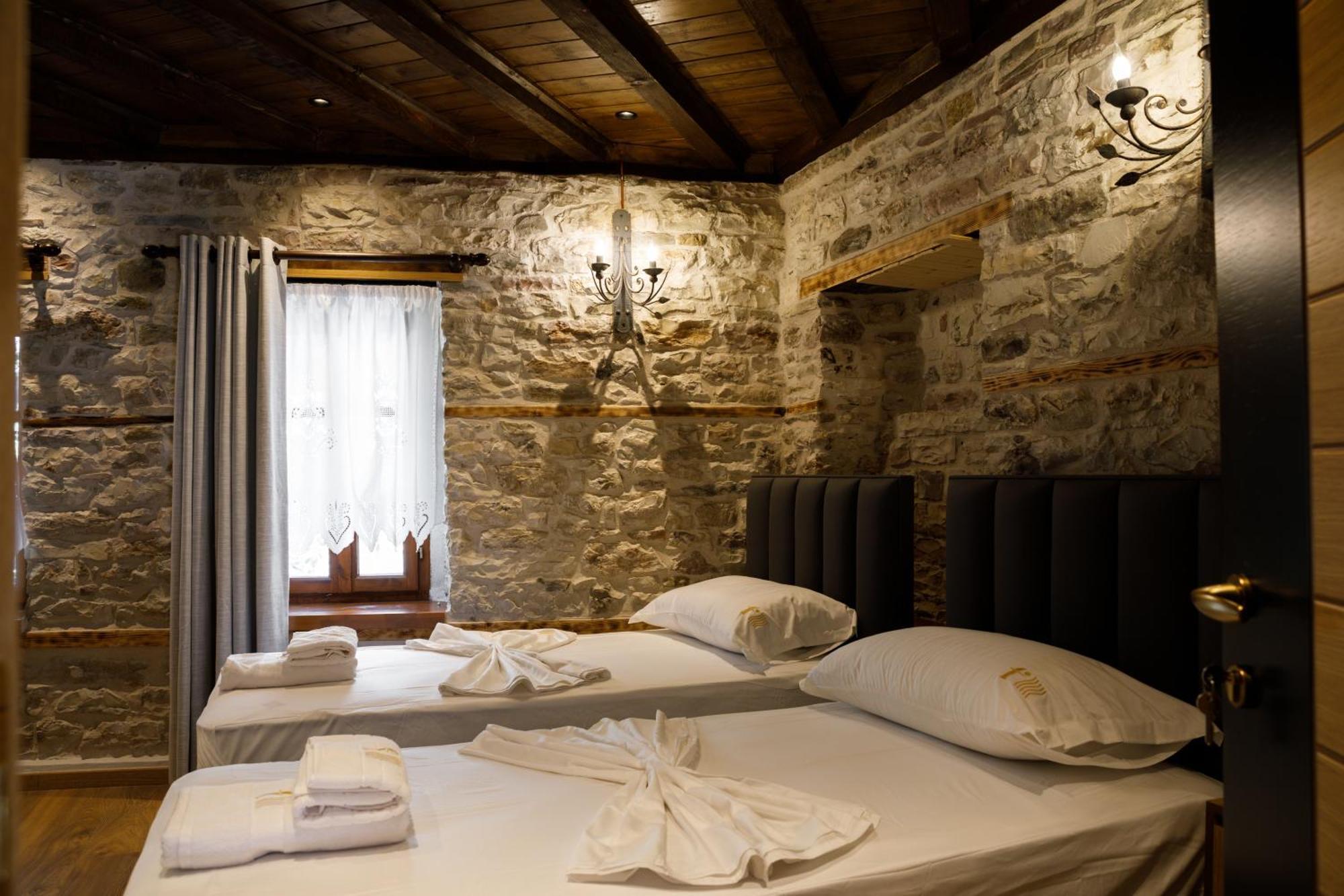 Furra Hotel Gjirokastër Exteriör bild
