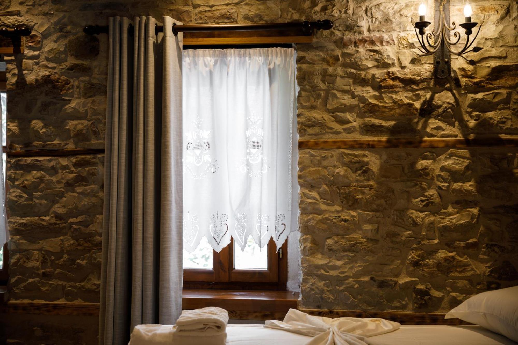 Furra Hotel Gjirokastër Exteriör bild
