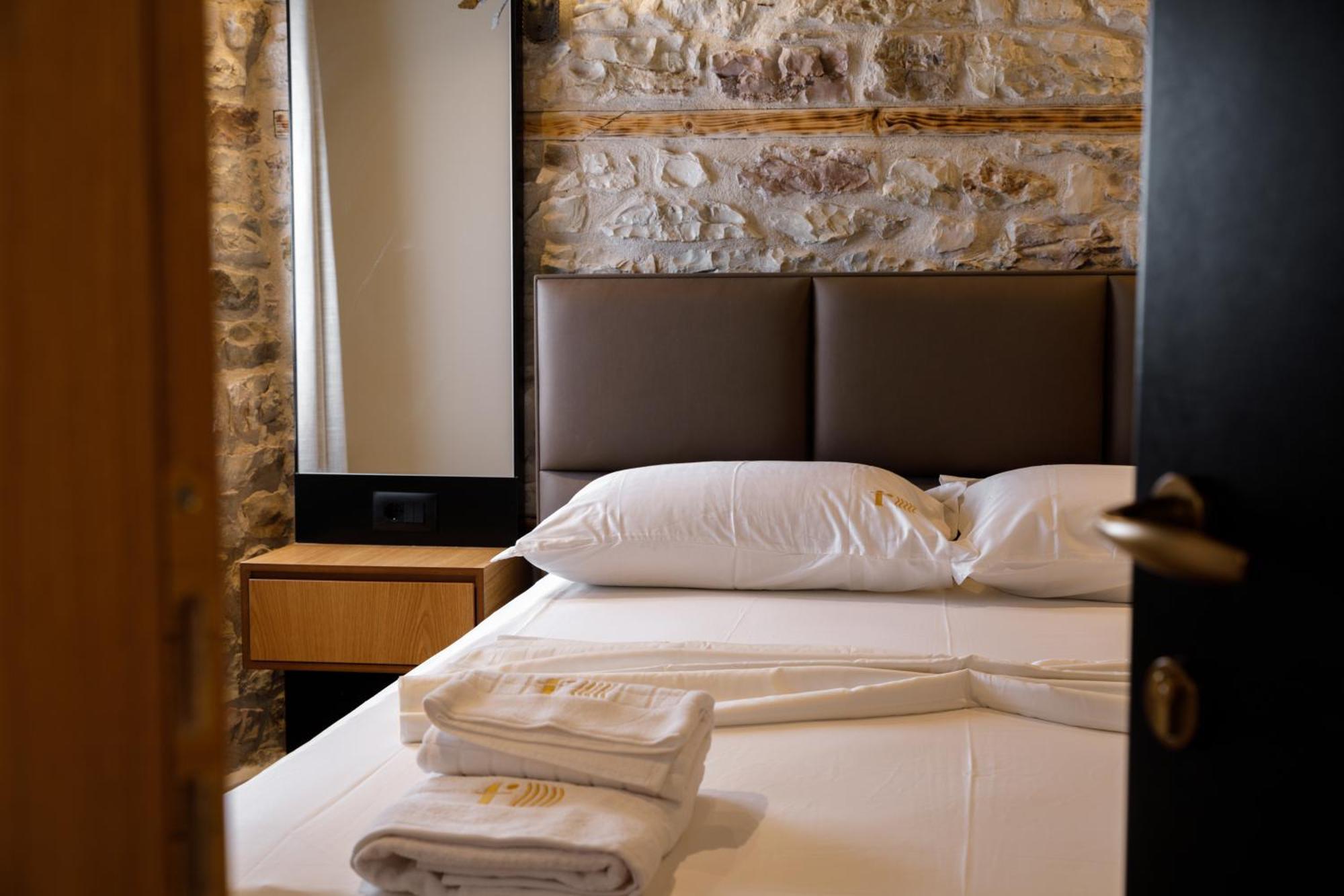 Furra Hotel Gjirokastër Exteriör bild