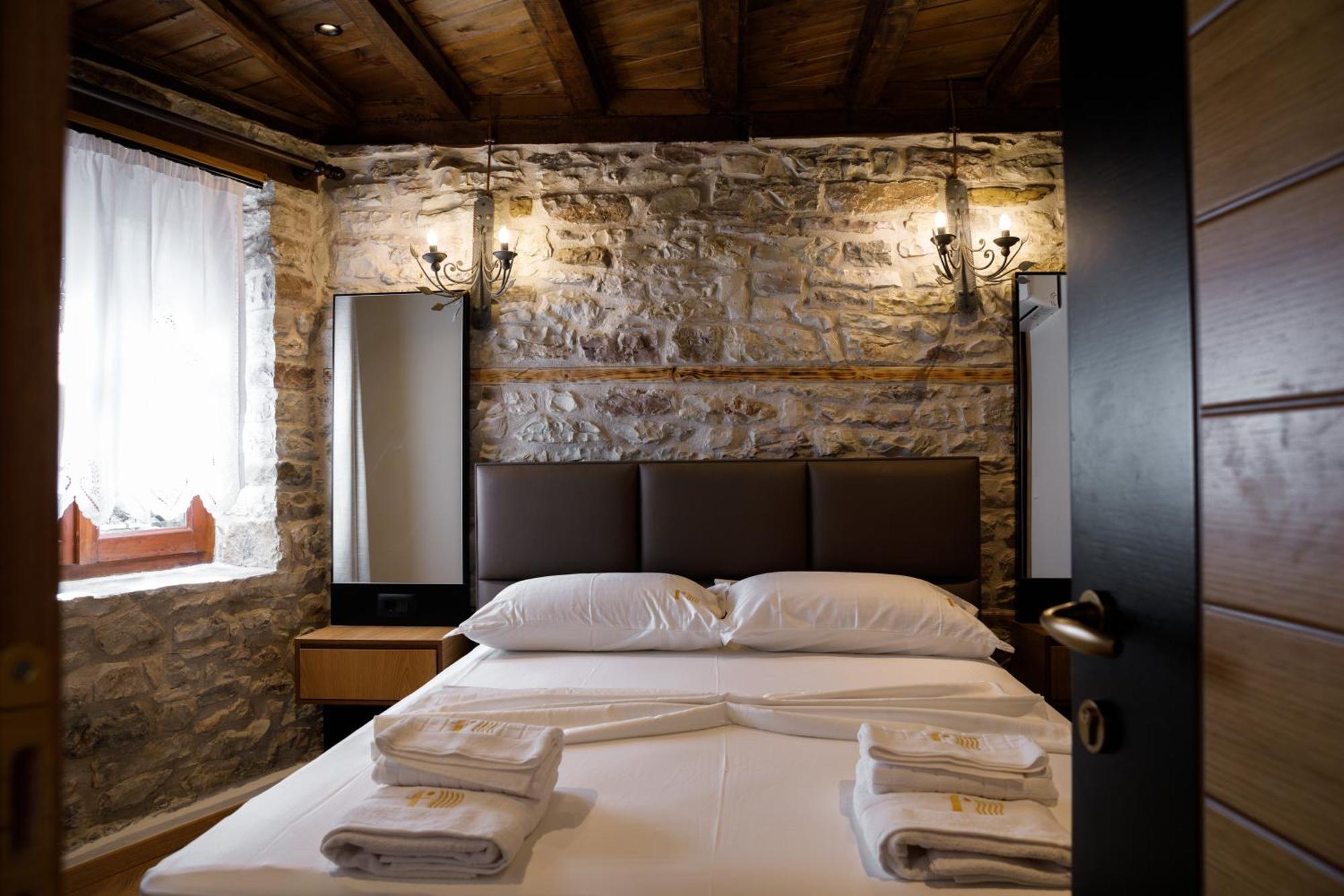 Furra Hotel Gjirokastër Exteriör bild