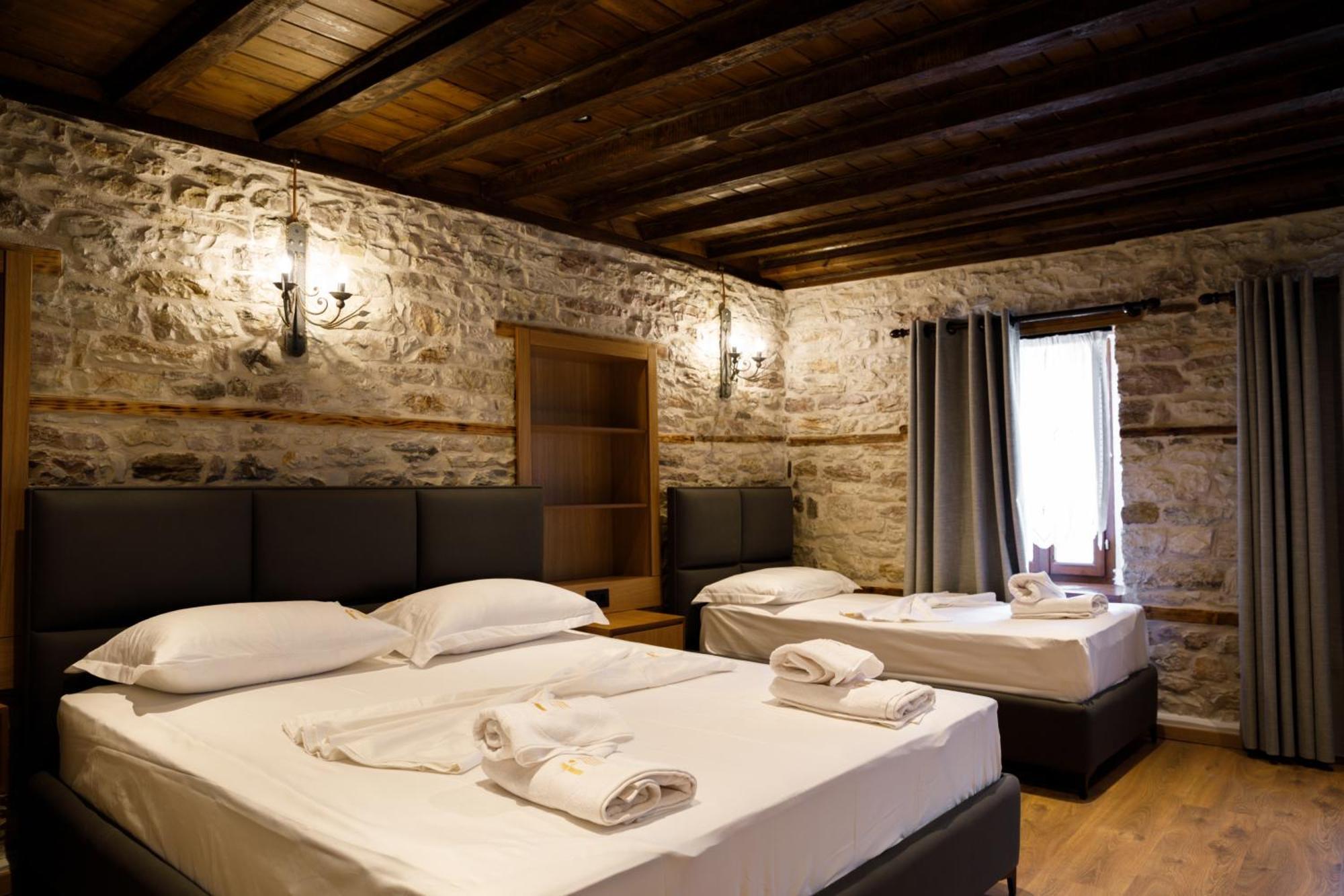 Furra Hotel Gjirokastër Exteriör bild